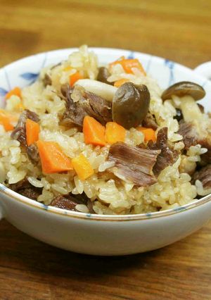 牛テール煮込みで中華おこわ風-レシピのメイン写真