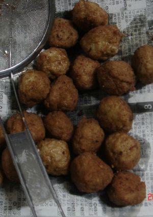 簡単！　揚げたてフワフワな　肉団子♪-レシピのメイン写真