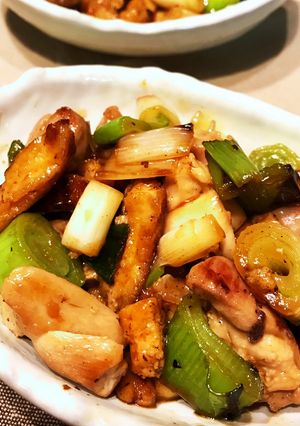 簡単美味しい！春ねぎと鶏肉の焼き鳥風炒め-レシピのメイン写真