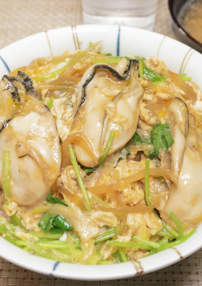 大粒牡蠣の卵とじ丼-レシピのメイン写真