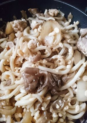 ストックしてたおかずで、うどん焼き〜-レシピのメイン写真