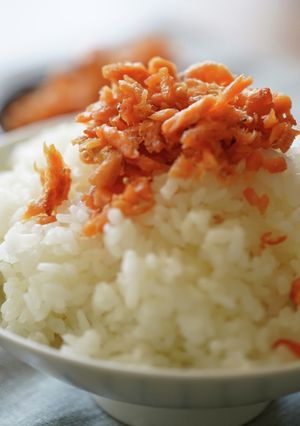 手作り鮭フレーク♪(鮭のあら使用)-レシピのメイン写真