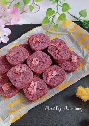 桜の花と紫いものサクサク米粉クッキー-レシピのメイン写真
