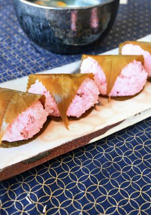 桜ご飯のおにぎり-レシピのメイン写真