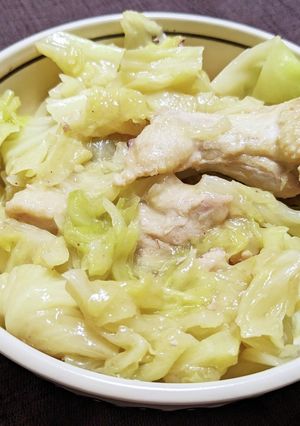 キャベツと鶏手羽元の塩麹コンソメ煮-レシピのメイン写真