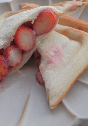 苺ミルクホットサンド-レシピのメイン写真