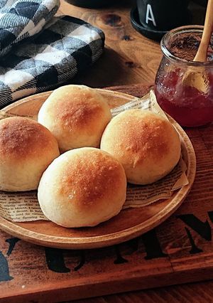 もっちり香ばしい★米粉と全粒粉の丸パン-レシピのメイン写真