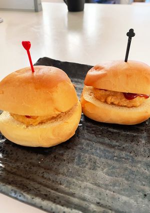 ディナーロールで簡単ハンバーガー☆-レシピのメイン写真