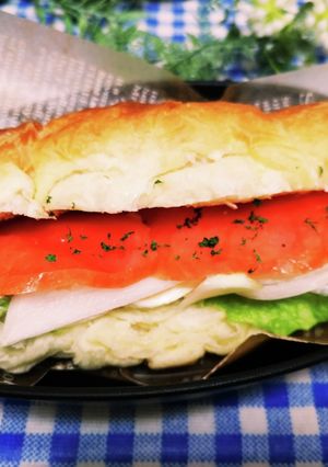 サーモンとチーズのクロワッサンサンド-レシピのメイン写真