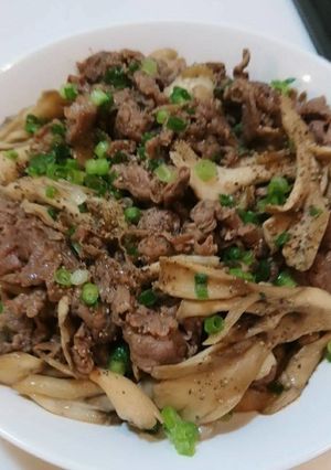 簡単！激ウマ！牛肉まいたけガリバタ炒め♪-レシピのメイン写真