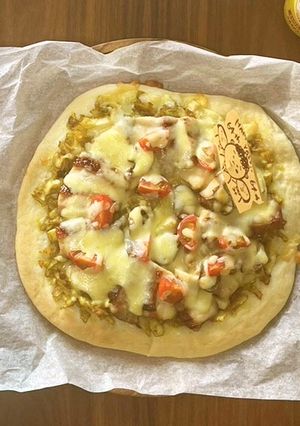 米粉活用で照り焼きとカレーキャベツのピザ-レシピのメイン写真