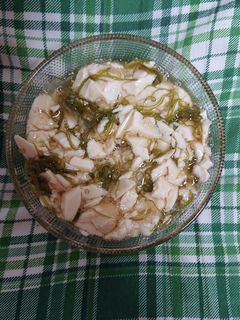 酢玉ねぎのお豆腐めかぶ和え物-レシピのメイン写真