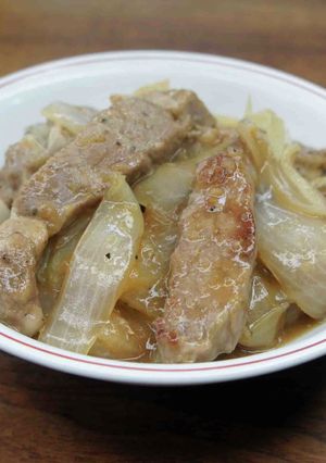 新玉ねぎとトンテキ肉で生姜焼き-レシピのメイン写真