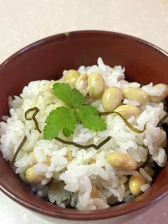 大豆の水煮と塩昆布で大豆ご飯-レシピのメイン写真