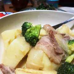 รูปของ ジャガイモと新玉ねぎとベーコンのうま煮