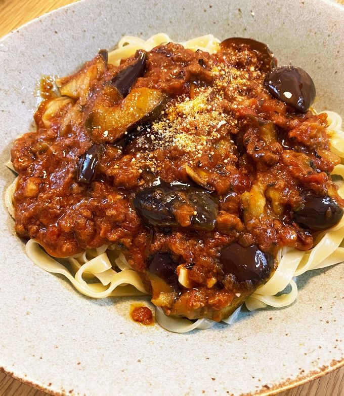 市販のミートソースでお茄子のアラビアータ by なおみんのお料理