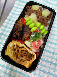 焼きそばの次の日の定番オムそば弁当☆-レシピのメイン写真