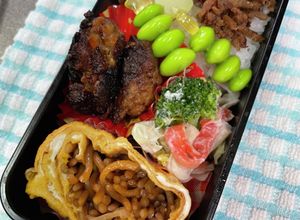 焼きそばの次の日の定番オムそば弁当☆-レシピのメイン写真