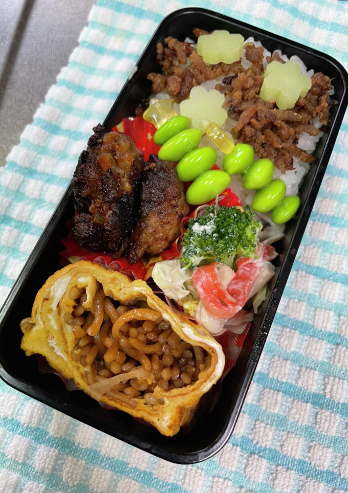 焼きそばの次の日の定番オムそば弁当☆-レシピのメイン写真