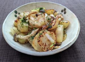 じゃがいもと玉ねぎとしめじのマヨ炒め-レシピのメイン写真