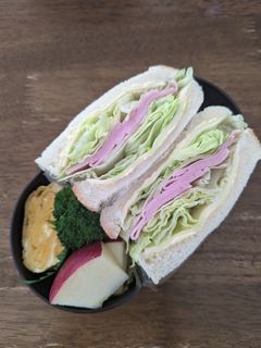 JK☆シャキッとレタスとハムサンド弁当♪-レシピのメイン写真
