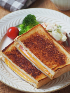 簡単美味しい!グリルハムチーズサンド-レシピのメイン写真
