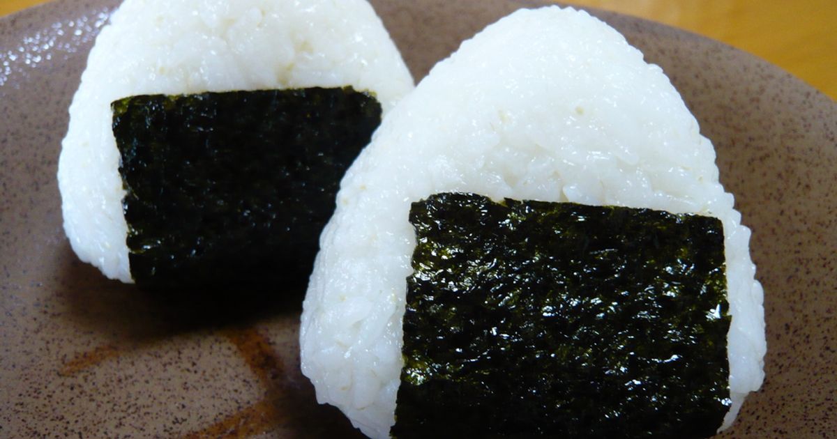 塩握り 超簡単☆基本中の基本♪究極の塩むすび♫ by あけぼしたびと