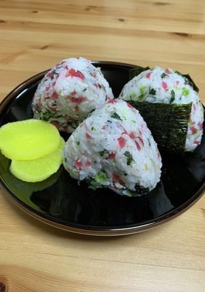 おにぎり じゃこと青菜とカリカリ梅-レシピのメイン写真