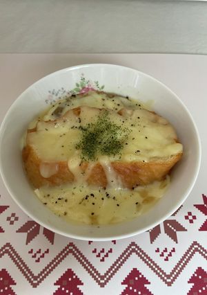 丸ごと新玉ねぎのオニオングラタンスープ♡-レシピのメイン写真