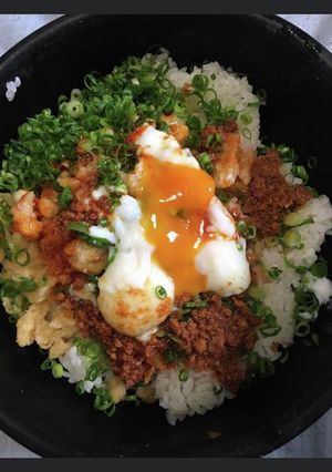 半熟卵とひき肉のご飯プレート-レシピのメイン写真