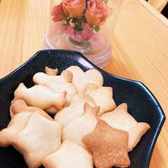 รูปของ 子供が主役☆米粉でサクサク簡単クッキー☆