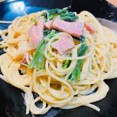 รูปของ ほうれん草とベーコンのクリーム豆乳パスタ