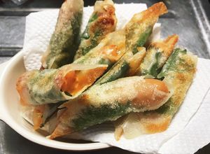 餃子の皮で♪ウインナー×チーズ×大葉巻き-レシピのメイン写真