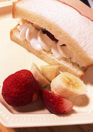 クリームたっぷりフルーツサンド-レシピのメイン写真