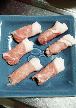 薄切り肉を米粉活用でクルクル肉巻!-レシピのメイン写真