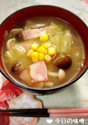 キャベツ＊ベーコン＊キノコの味噌汁♪-レシピのメイン写真