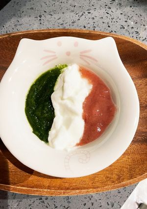 苺バナナとほうれん草ソースのヨーグルト-レシピのメイン写真