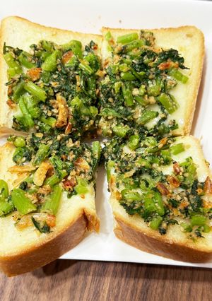 おかずパンに大変身！胡麻和えトースト♪-レシピのメイン写真