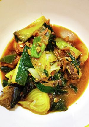簡単春の味!葉玉葱とサバ缶の煮物-レシピのメイン写真