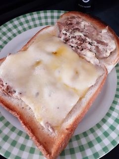 簡単★ツナマヨチーズトースト-レシピのメイン写真