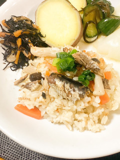 炊飯器×缶詰で楽々♪イワシの炊き込みご飯-レシピのメイン写真