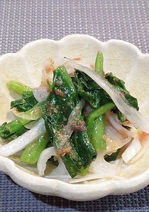 簡単！ほうれん草と新玉ねぎのサラダ-レシピのメイン写真