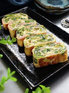 お弁当にも☆菜の花とベーコンの玉子焼き。-レシピのメイン写真