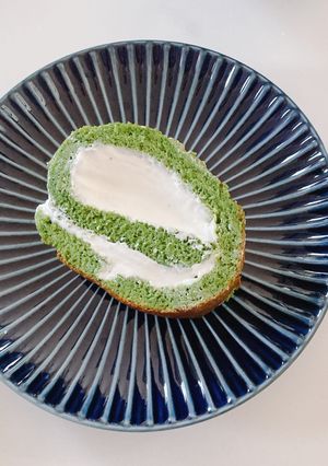 ほうれん草のしっとりロールケーキ-レシピのメイン写真