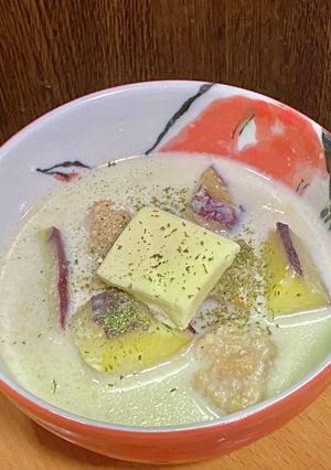 鶏団子とサツマイモの牛乳味噌汁-レシピのメイン写真