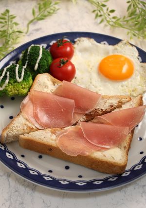 簡単！クリームチーズトースト　生ハム添え-レシピのメイン写真