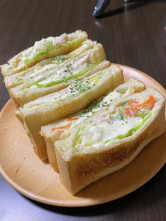 断面とろ〜りチーズポテサラホットサンド-レシピのメイン写真