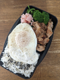 玉ねぎと豚肉の焼肉男子弁当♪-レシピのメイン写真