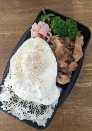 玉ねぎと豚肉の焼肉男子弁当♪-レシピのメイン写真