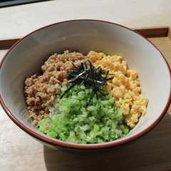 รูปของ パルスイート使用！お手軽三色丼